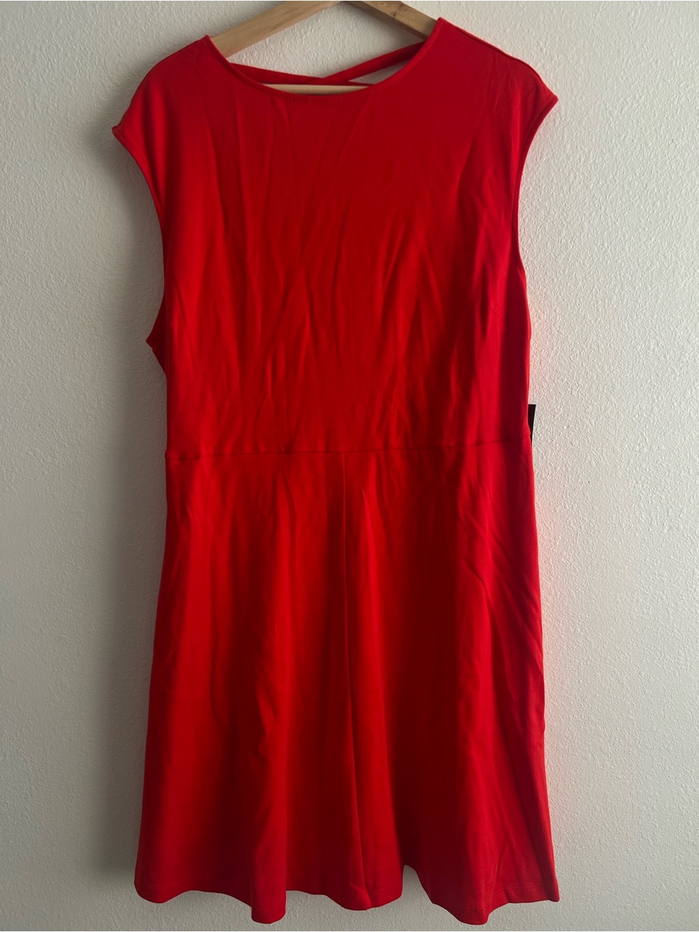 Classic Red Sleeveless Women’s Dress